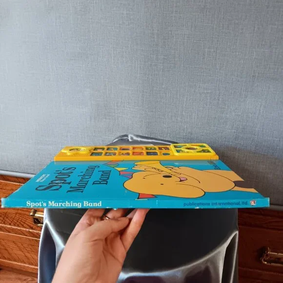 Spots Marching Band Eric Hill Interactive Play SOUND Book Y2K Toddler Baby RARE - Picture 3 of 8